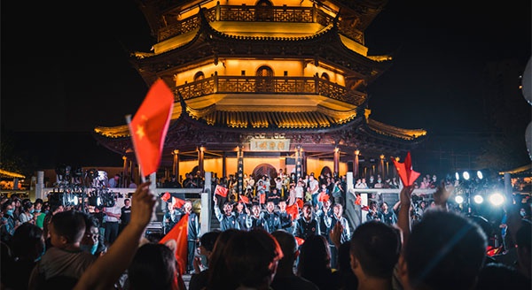 燃！快闪唱响《我和我的祖国》，国庆幼长假乐游里运河！